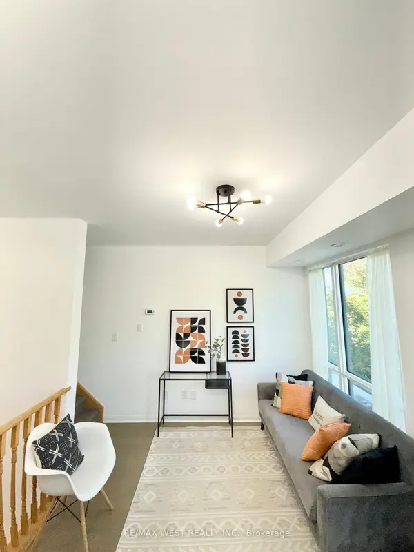 Toronto C04, ON M6A 1A9,639 Lawrence AVE W #310