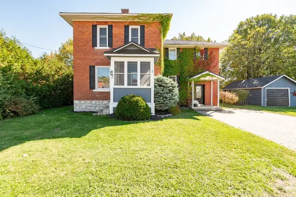 Renfrew, ON K7V 3S5,7 Hincks AVE W