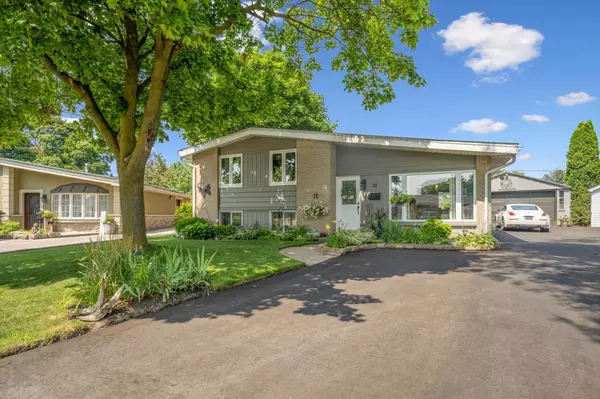 Brampton, ON L6W 3B6,28 ALSTON CT