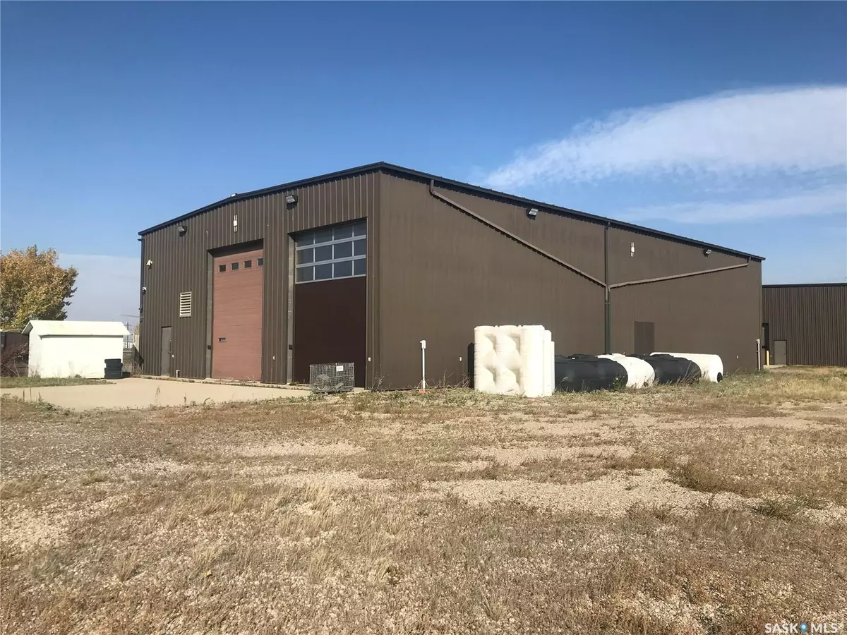 Saskatoon, SK S7R 1E2,205 60th STREET W