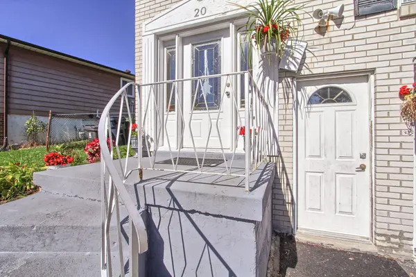 20 Yucatan RD, Toronto C15, ON M2H 2K8