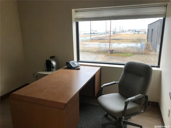 Saskatoon, SK S7R 1E2,205 60th STREET W