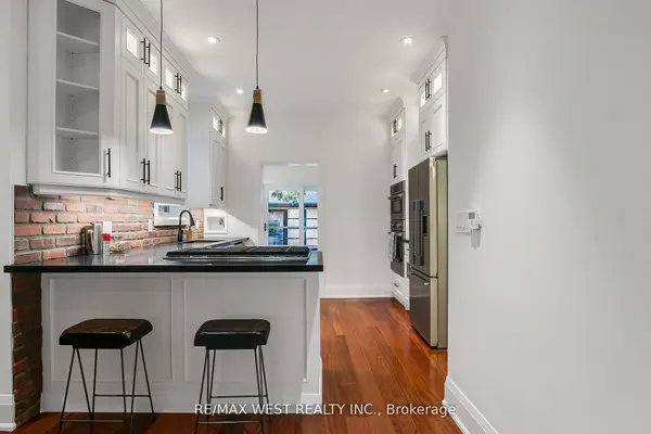 Toronto W02, ON M6P 2X6,414 Clendenan AVE