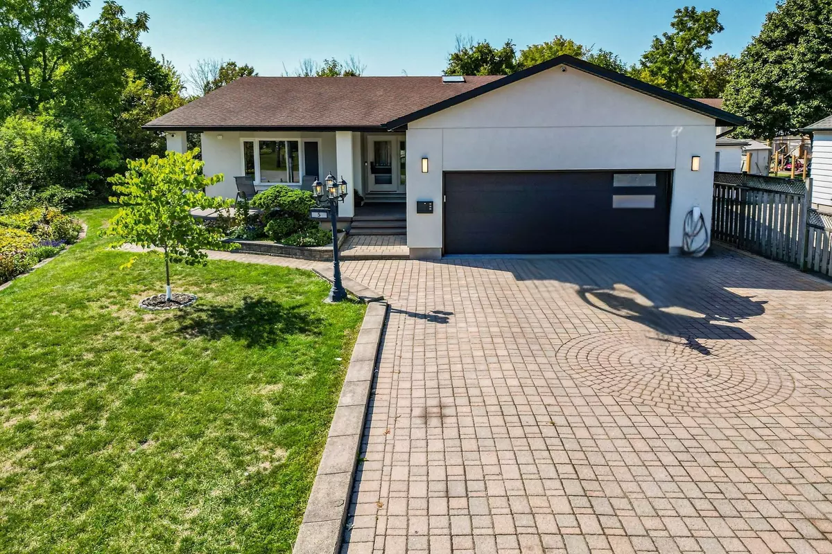 St. Catharines, ON L2P 2E7,5 Lucerne PL