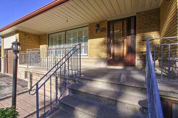 Toronto W09, ON M9P 3H9,79 Sun Row DR