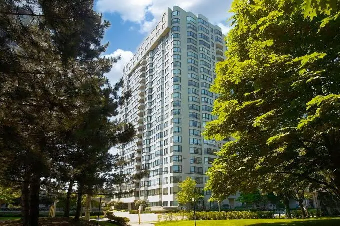 Toronto W08, ON M8X 2X8,1 Aberfoyle CRES #301