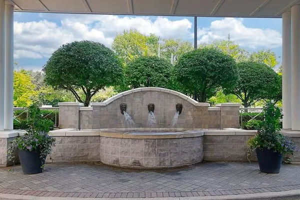 Toronto W08, ON M8X 2X8,1 Aberfoyle CRES #301