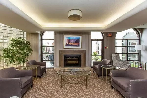 Toronto W08, ON M8X 2X8,1 Aberfoyle CRES #301