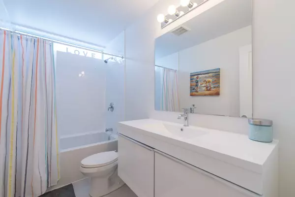 New Edinburgh - Lindenlea, ON K1M 1G3,59 Douglas AVE