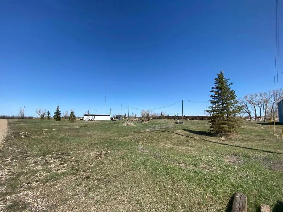 102 2 AVE SW, Youngstown, AB T0J 3P0