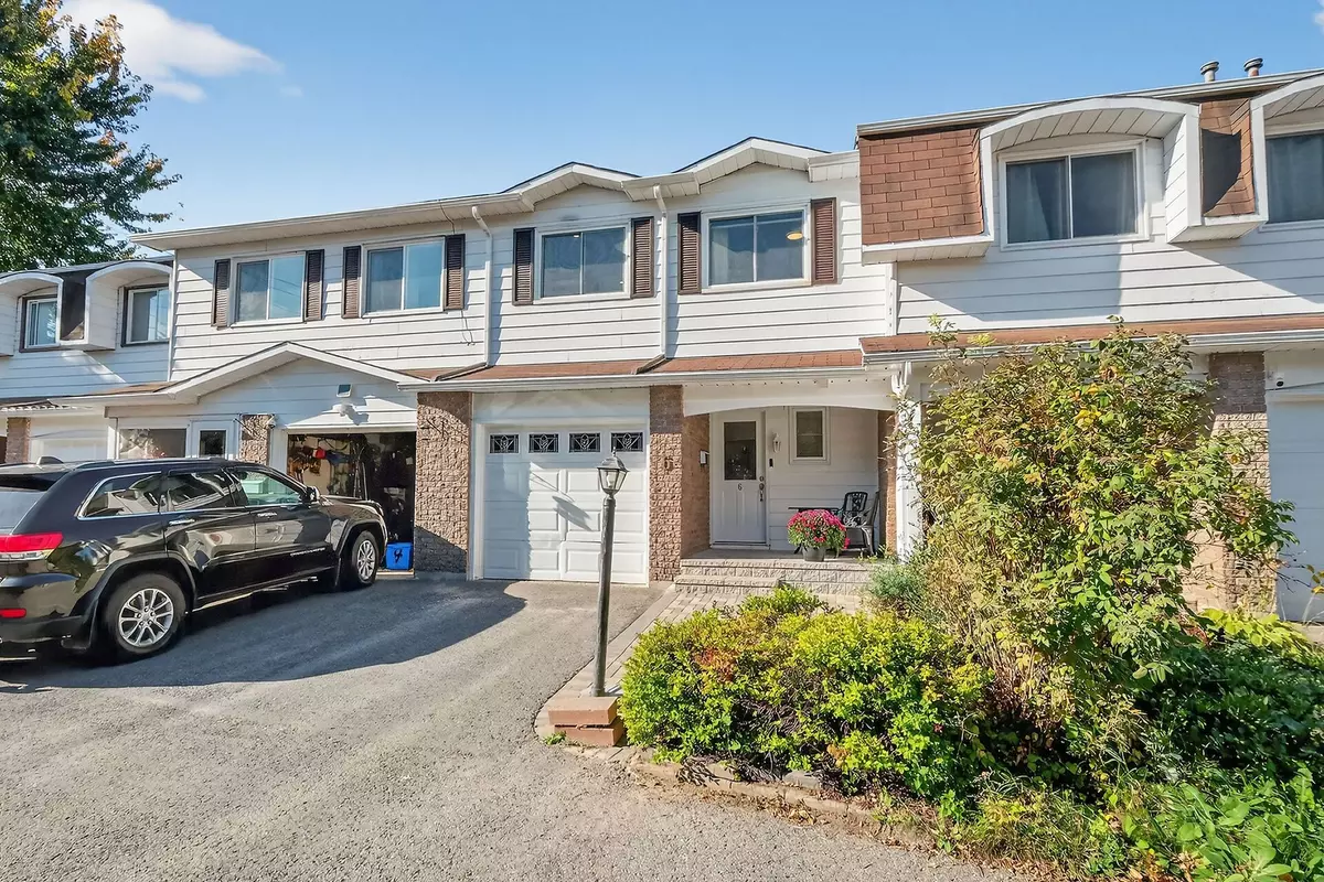 Blackburn Hamlet, ON K1B 4X7,6 Pennington LN