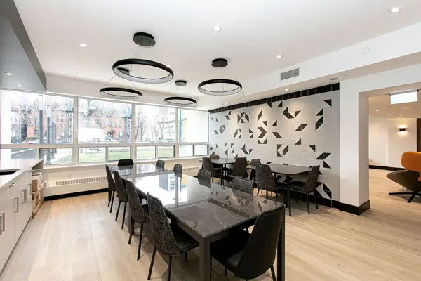 666 Spadina AVE #806, Toronto C01, ON M5S 2H8