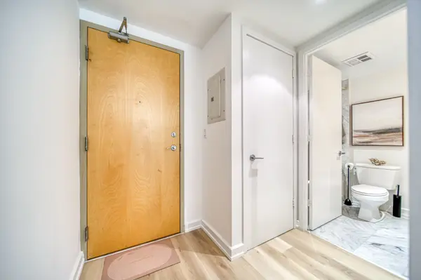 Toronto C01, ON M5V 3W9,350 Wellington ST W #M10