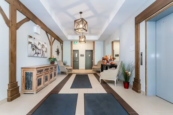 Oro-medonte, ON L4M 4Y8,40 Horseshoe BLVD #207