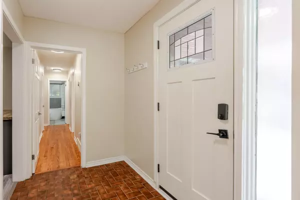 Billings Bridge - Riverside Park And Area, ON K1V 8L2,3001 Rankin ST