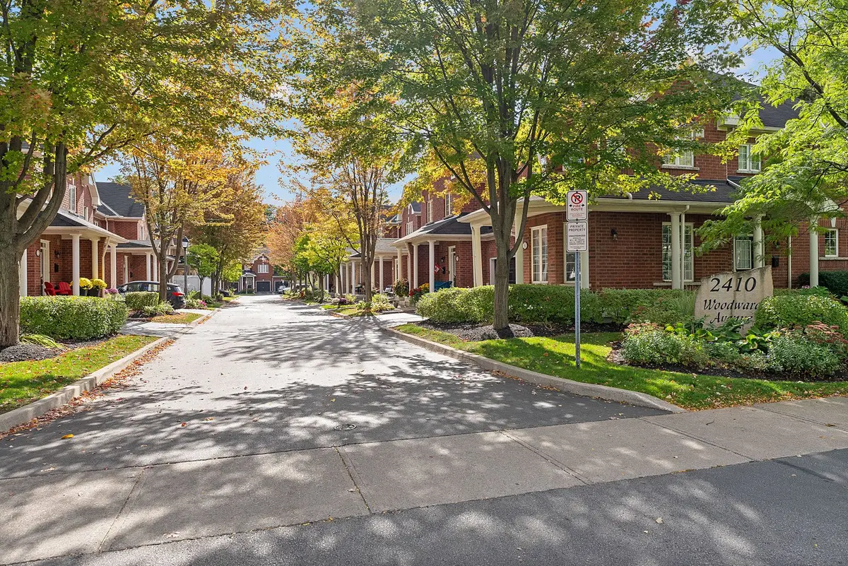 Burlington, ON L7R 1T9,2410 Woodward AVE #27