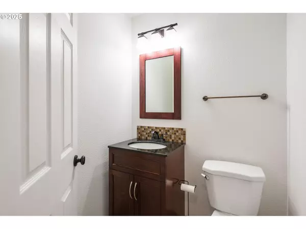 Lake Oswego, OR 97035,4 TOUCHSTONE #136