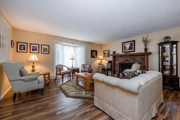 Innisfil, ON L9S 1N8,28 Linden LN