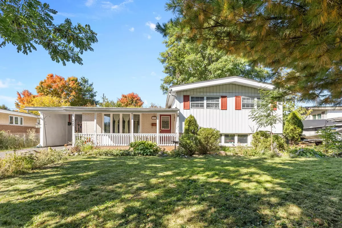 Orleans - Cumberland And Area, ON K1E 1G5,229 Kennedy LN W