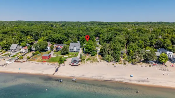 44 Tiny Beaches RD S, Tiny, ON L0L 2J0