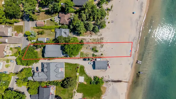 44 Tiny Beaches RD S, Tiny, ON L0L 2J0