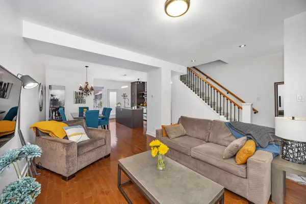 Glebe - Ottawa East And Area, ON K1S 0B5,174 Hawthorne AVE