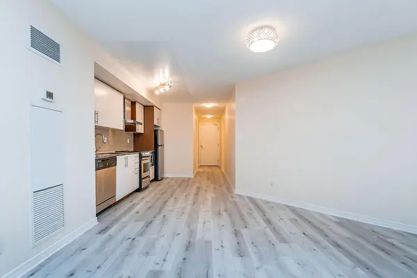 Toronto C01, ON M5V 1B5,352 Front ST W #512