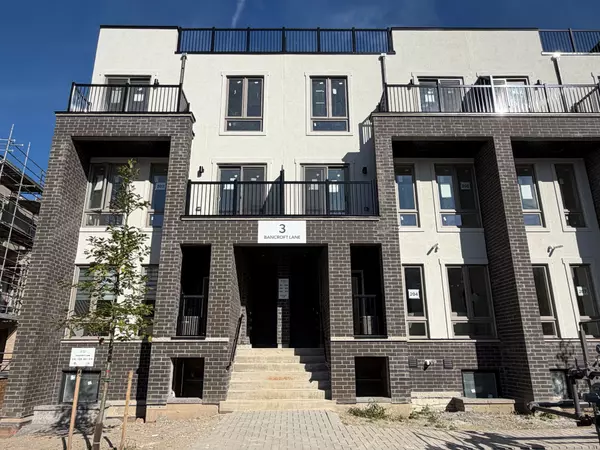 3 Bancroft LN #204, Richmond Hill, ON L4E 1M1