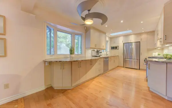 Waterloo, ON N2L 2V9,299 Hiawatha DR