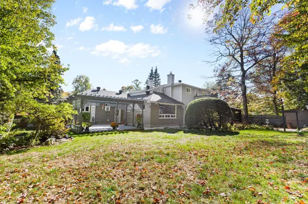 Tanglewood - Grenfell Glen - Pineglen, ON K2G 0B8,5 Revol RD