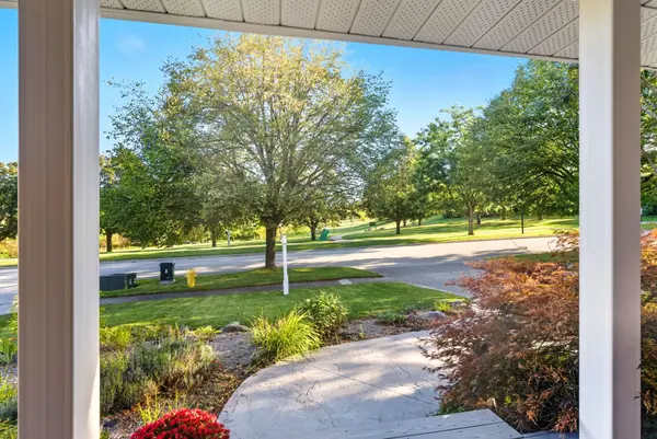 Uxbridge, ON L9P 1A3,23 Bolton DR