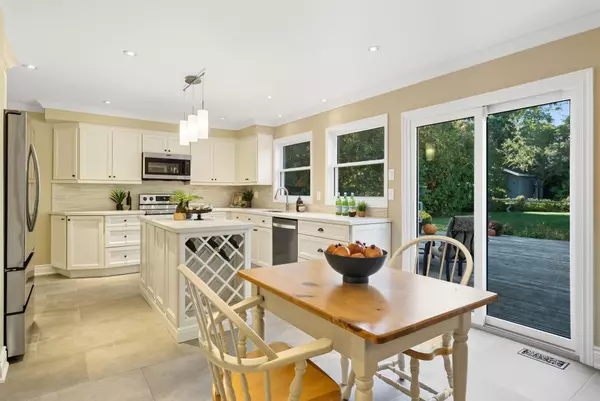 Uxbridge, ON L9P 1A3,23 Bolton DR