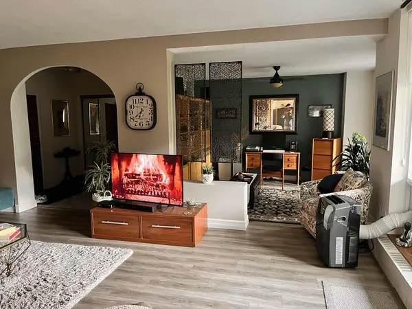 Burlington, ON L7L 5L2,5250 Lakeshore RD #104