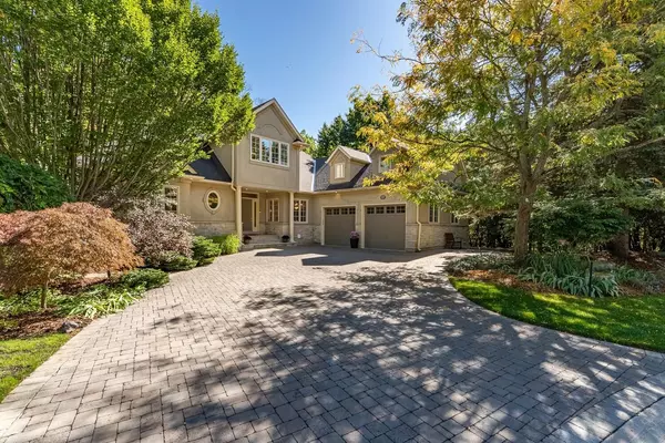 Oakville, ON L6H 6X4,1227 Riverbank WAY
