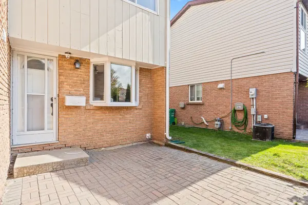 Brampton, ON L6X 2P9,55 Cowan RD N