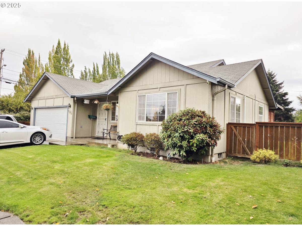 Eugene, OR 97402,795 Red Cedar CT