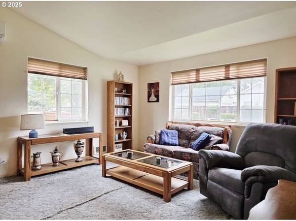 Eugene, OR 97402,795 Red Cedar CT