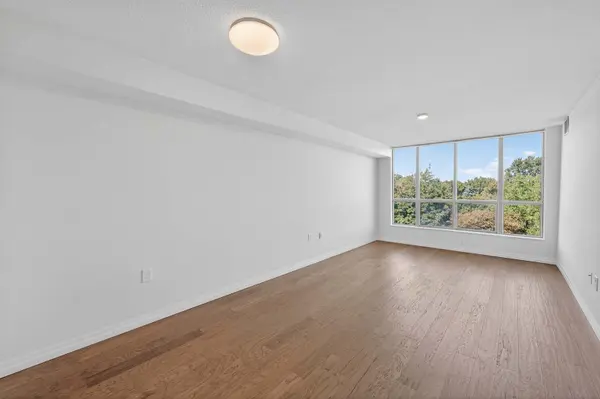 1110 Walden CIR #507, Mississauga, ON L5J 4R3