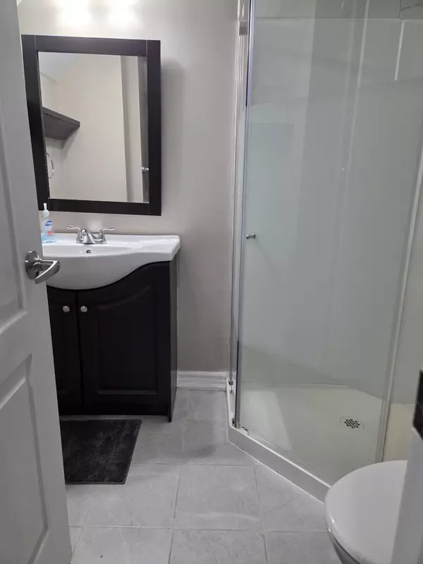 Milton, ON L9E 0A5,426 Grey Landing DR #BSMNT