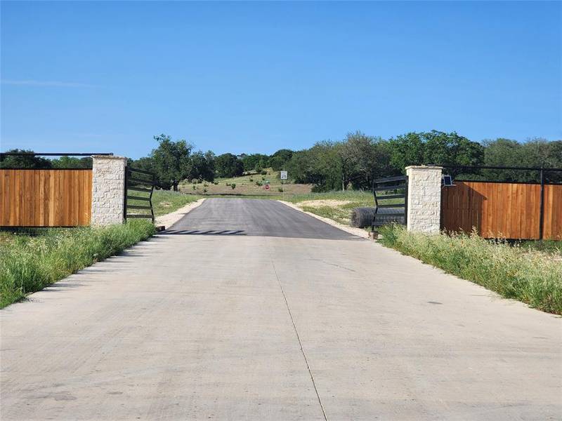 366 Yellowstone Drive, Oglesby, TX 76561