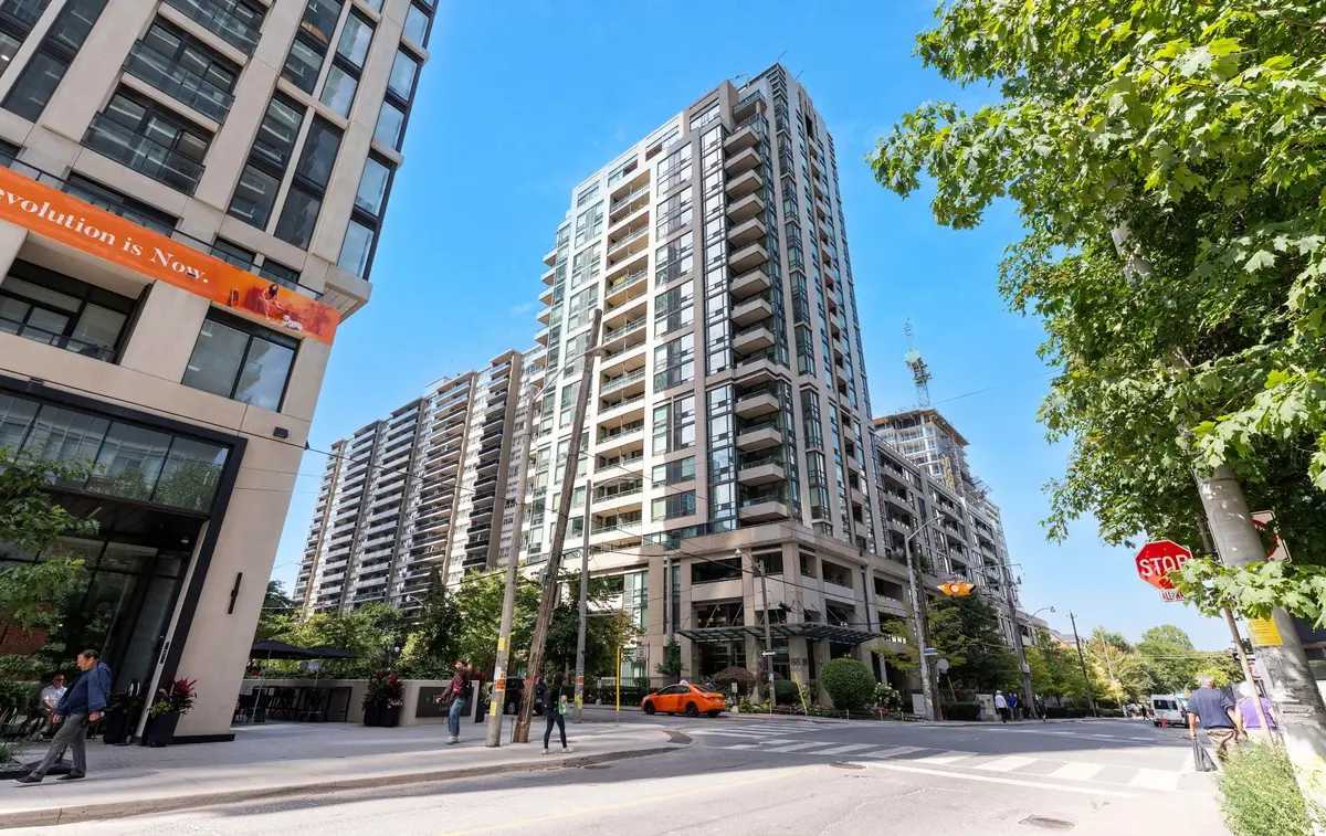 Toronto C10, ON M4P 0A5,88 Broadway AVE #1406