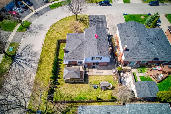 Oakville, ON L6K 3R3,317 Ulric CRES