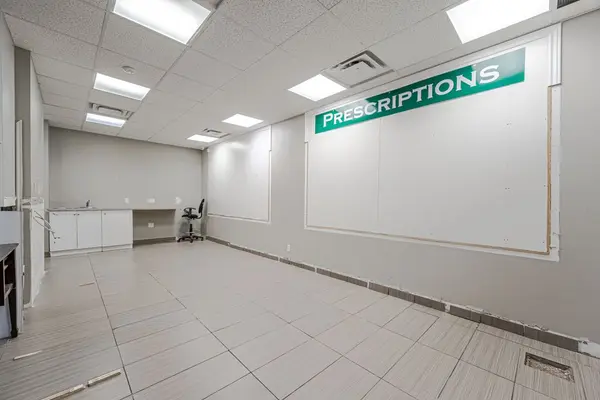 Hunt Club - South Keys And Area, ON K1V 7Z9,1883 Bank ST #C