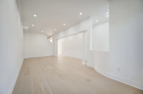 Whitchurch-stouffville, ON L4A 0N3,11 Drum ST