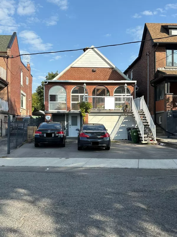 7 Greenlaw AVE, Toronto W03, ON M6H 3V6