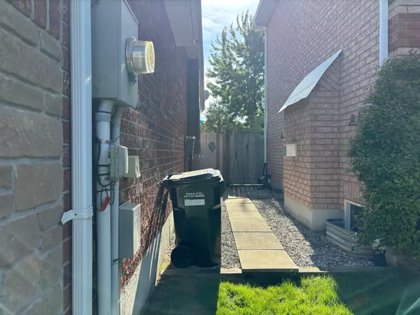 Barrie, ON L4N 8V1,49 Felt CRES