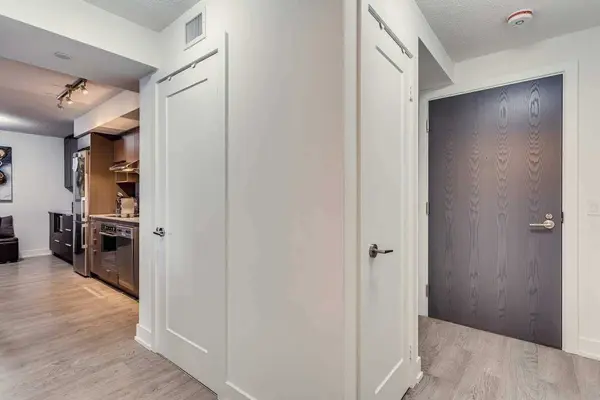 Toronto W08, ON M9A 4X7,7 Mabelle AVE #1206