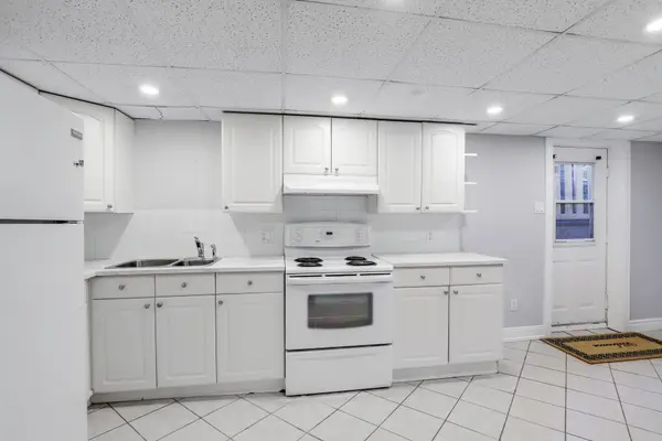 New Edinburgh - Lindenlea, ON K1L 5S6,29 Marier AVE #B