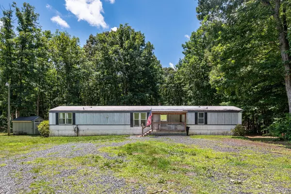 7515 New Chapel RD, Spout Spring, VA 24593