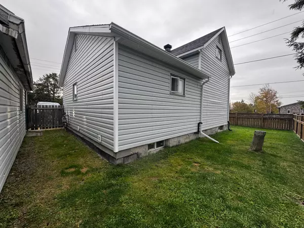 Timmins, ON P4N 5W5,108 Jubilee AVE E